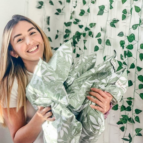 25 Pack Sage Beauty 10x13 Custom Poly Mailer Envelopes - Picture 2 of 3